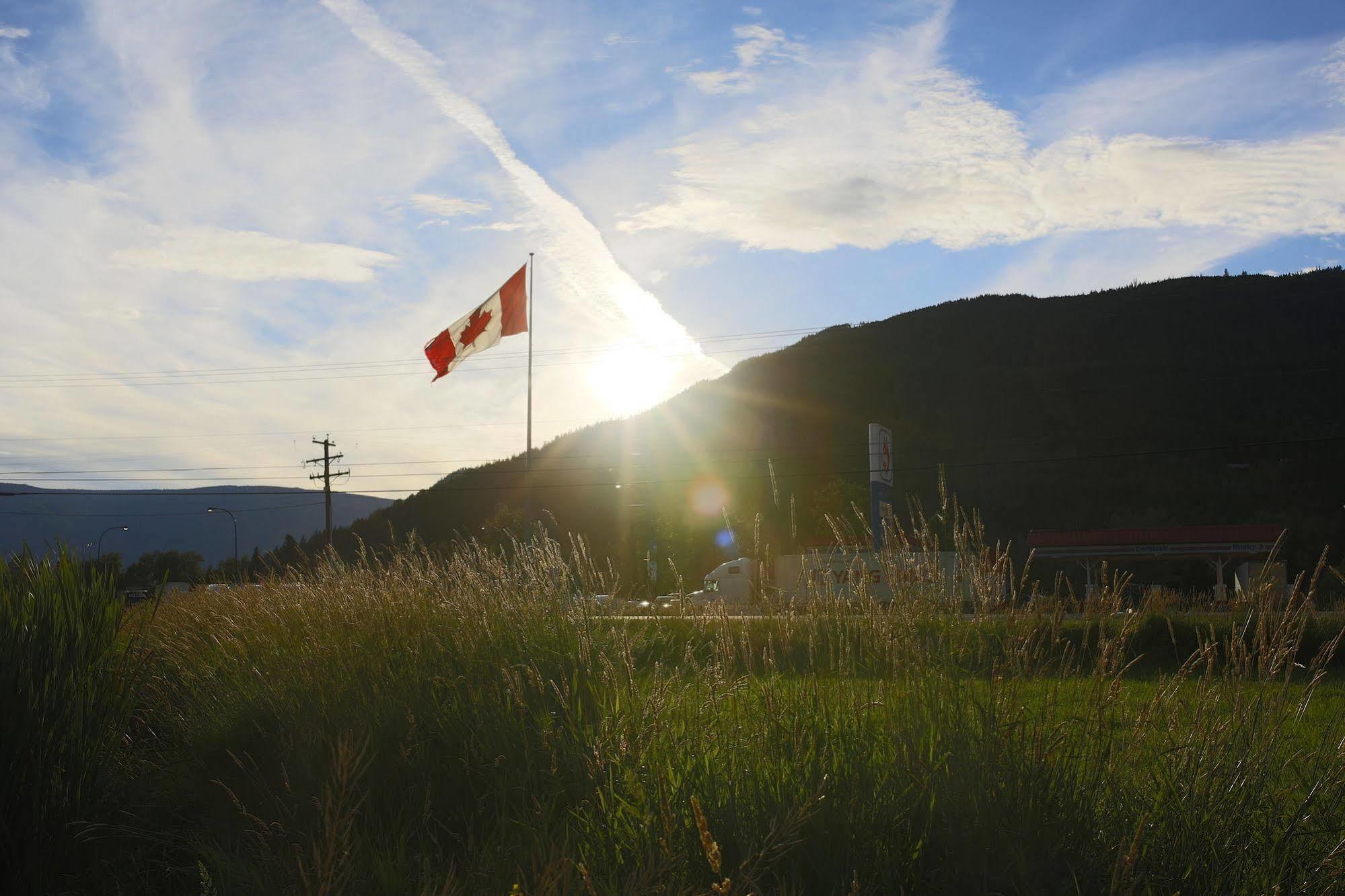 Monashee Motel Sicamous Exterior foto